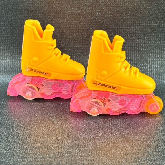 Vintage Barbie Teresa Orange Sparking Flicker n Flash Rollerblades Skates 1991 - Picture 2 of 3